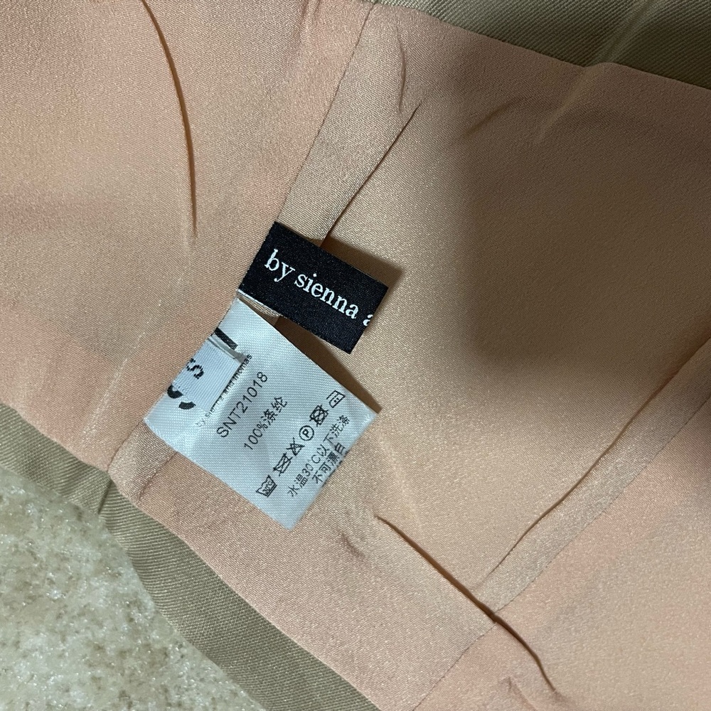 Top - Picture 4 of 4